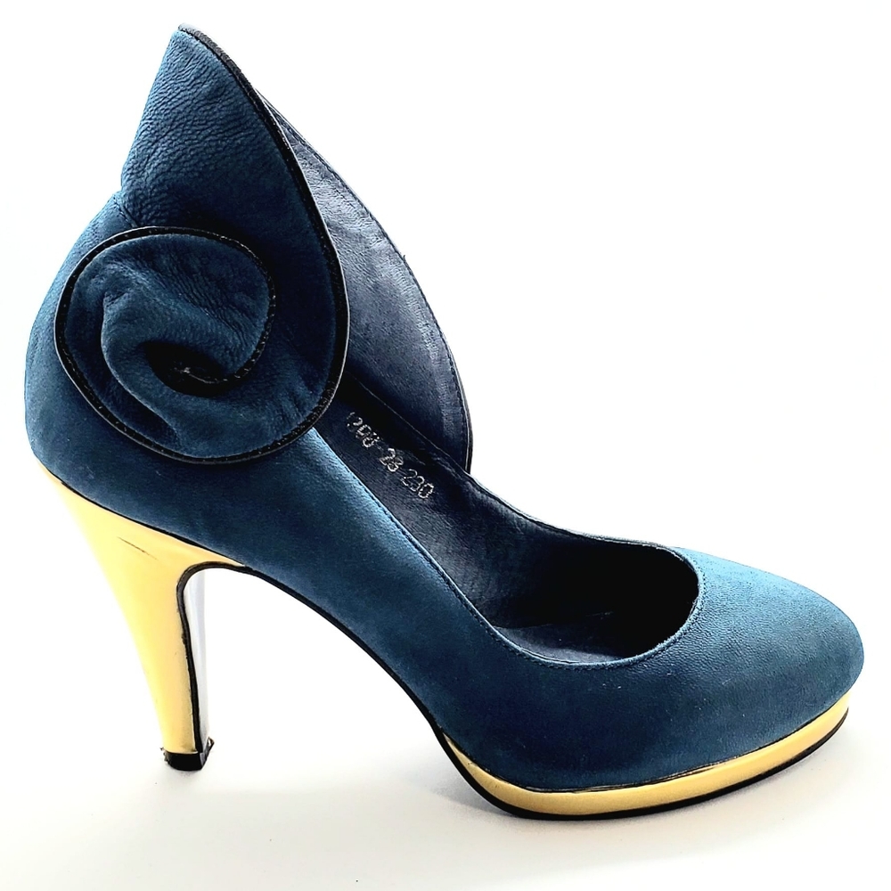 Suann Villa Teal suede shoes size 6.5